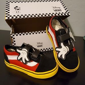 Old school Vans  Mickey Hugs
